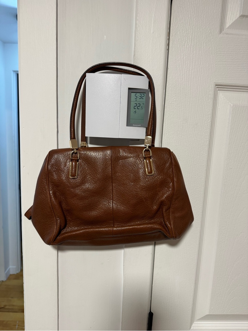 Classic Brown Leather Satchel Handbag - Picture 4 of 10